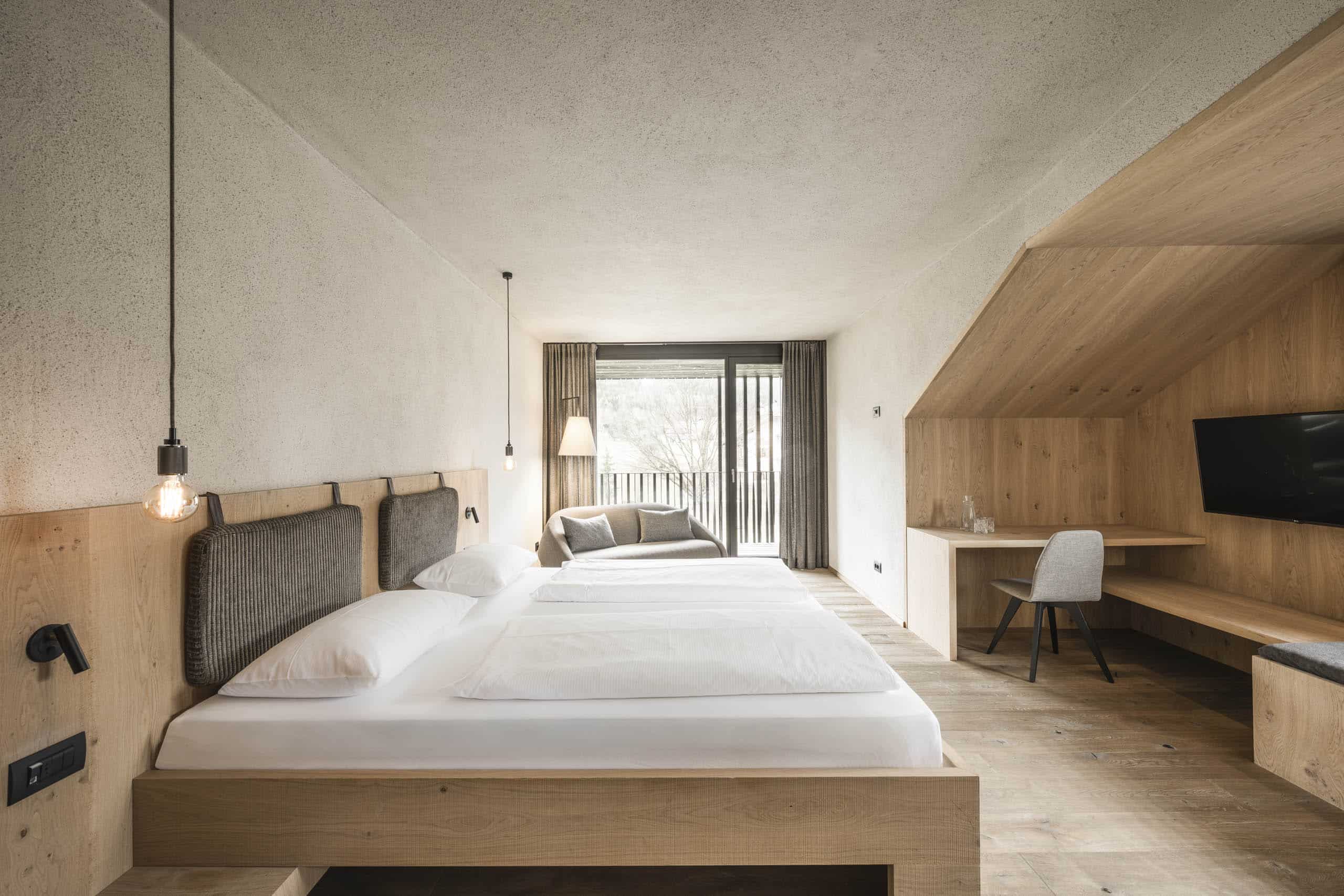 Stilvolle Zimmer mit alpinem Charakter